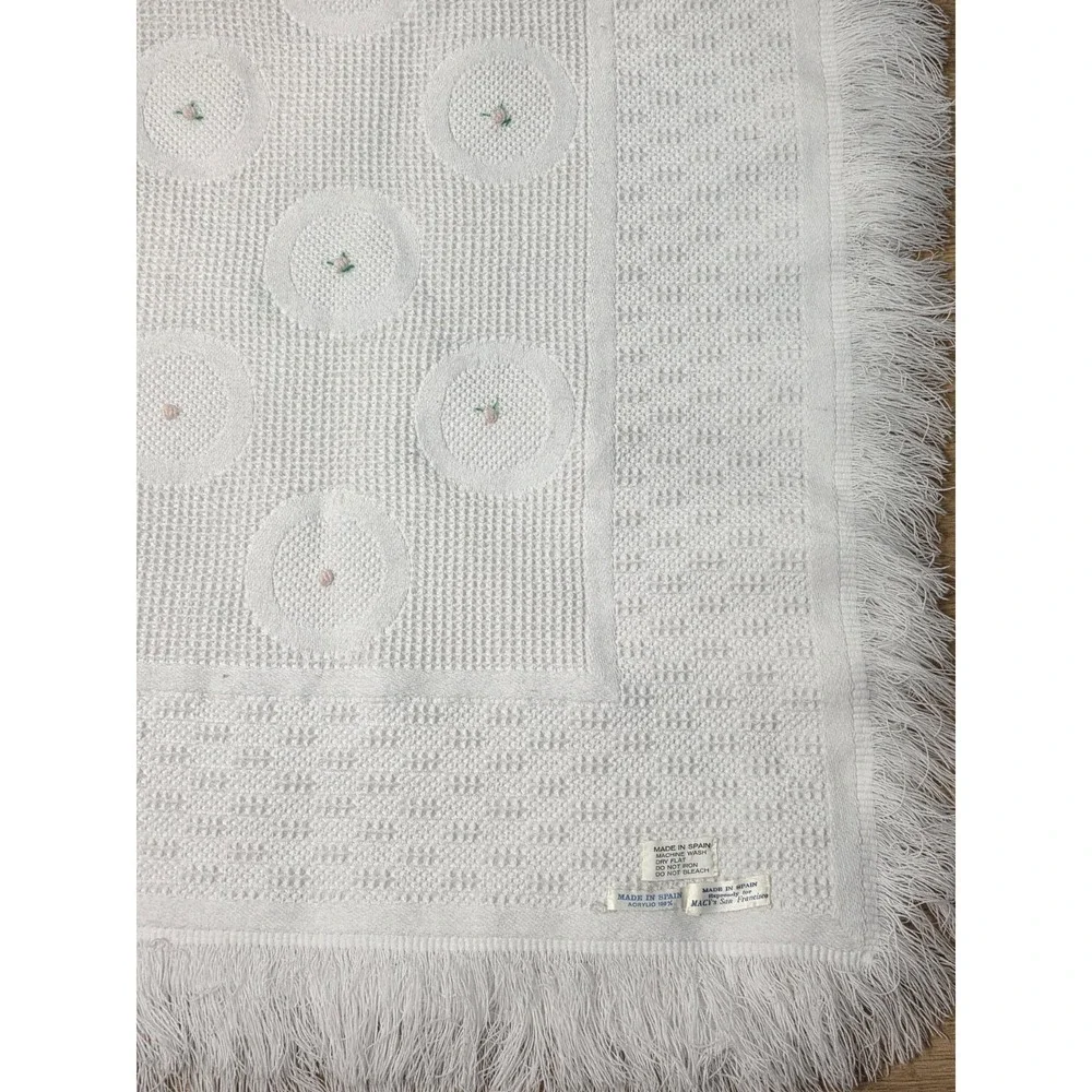 Vintage Macys Baby Blanket Made In Spain White Embroidered Flowers Fringe Knit